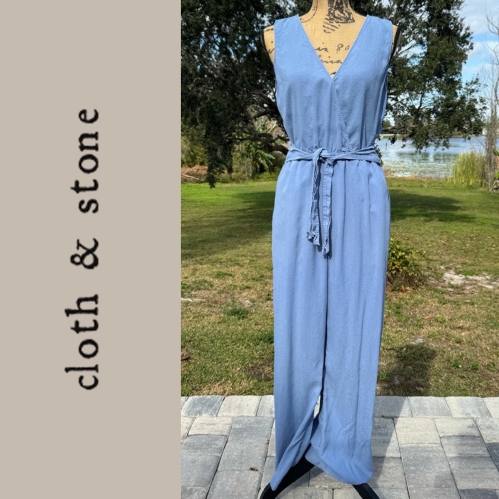Cloth & Stone Anthropologie Chambray Jumpsuit Size Medium Blue
